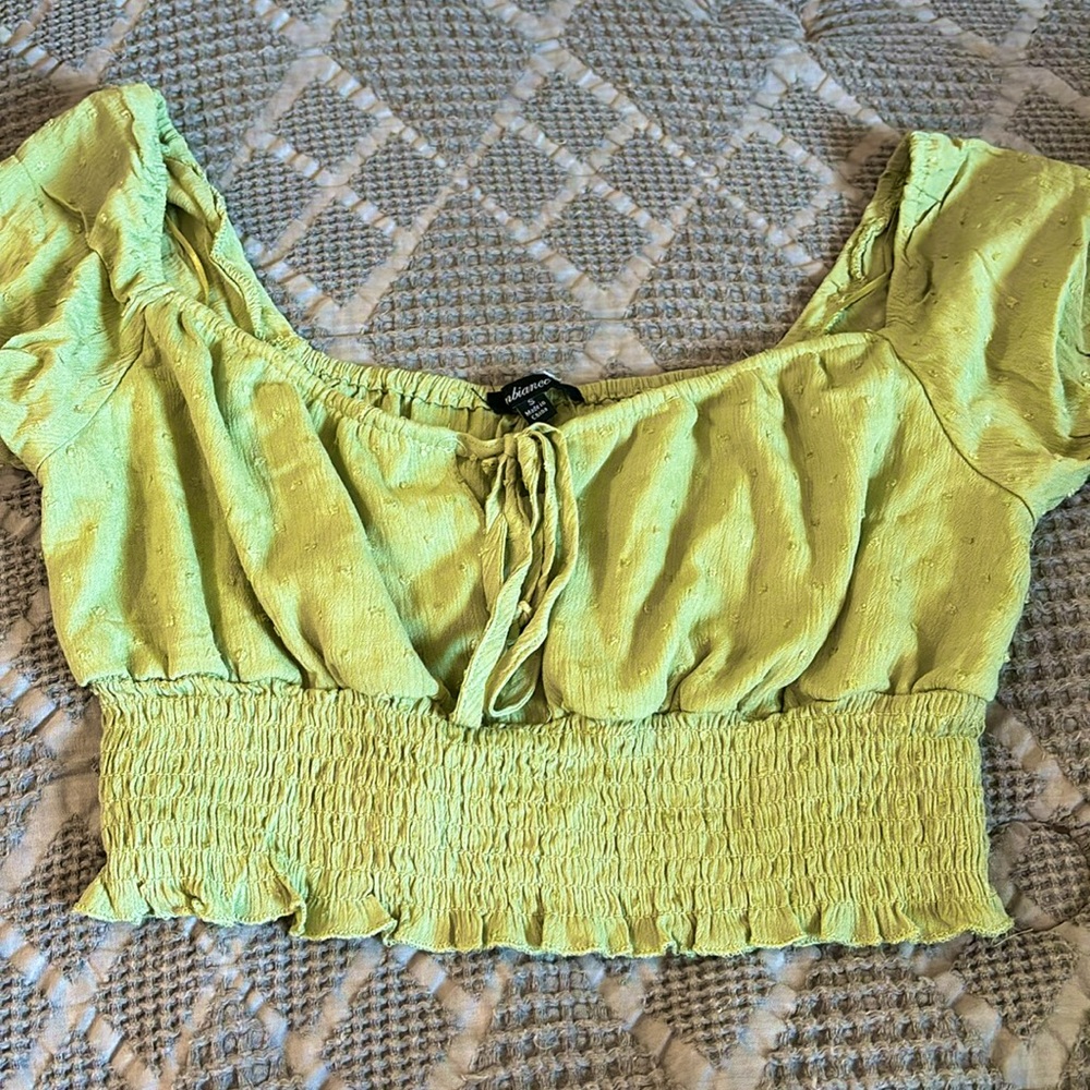 Green top from ambiance